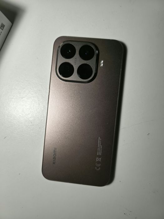 Xiaomi 15T pro 512GB dourado