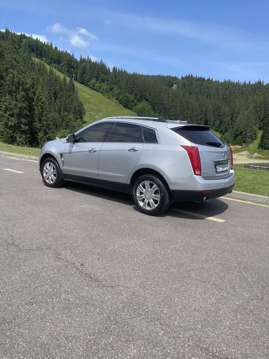 Cadillac srx 2011 року