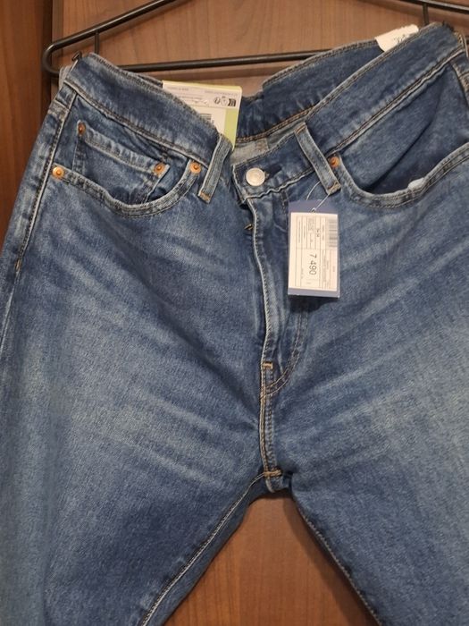 Джинсы новые Levi's