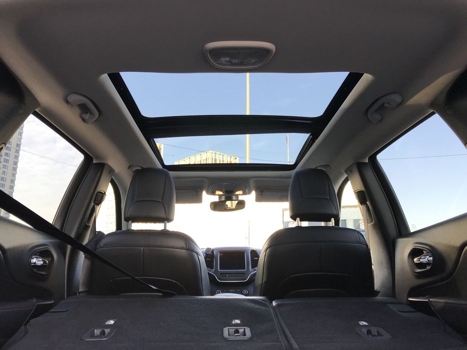 ДЖИП чероки трейлхок 2018г. пробег 91000км.