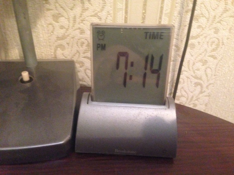 Часы неон USA Brookstone