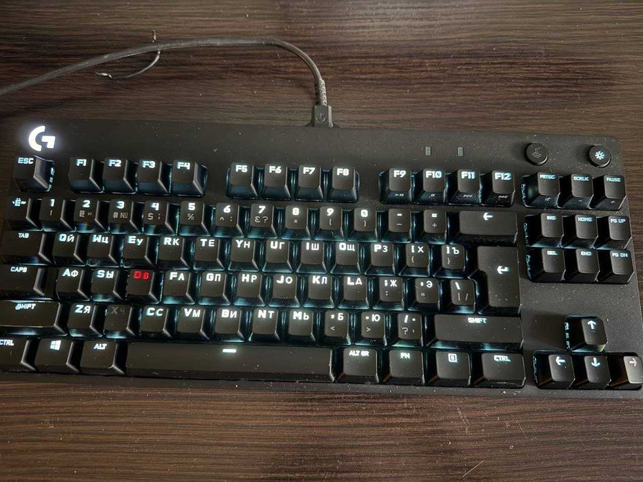 Продам ігрову клавіатуру Logitec G pro TKL