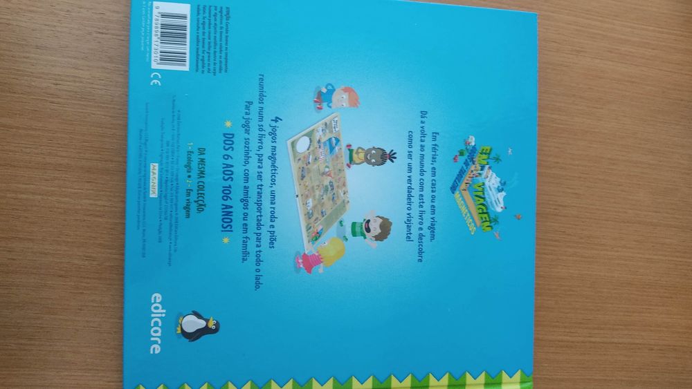 Jogos / livros divertidos de mesa
