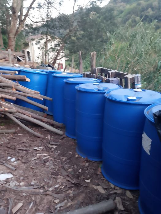 Vendo barricas de 220L