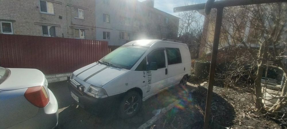 Пежо експерт 1.9 тд на запчастини або відновлення