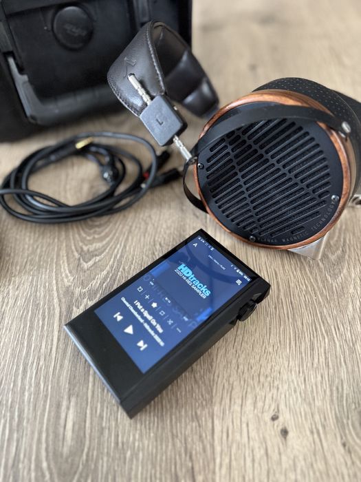Astell & kern Alpha + Audeze LCD3.
