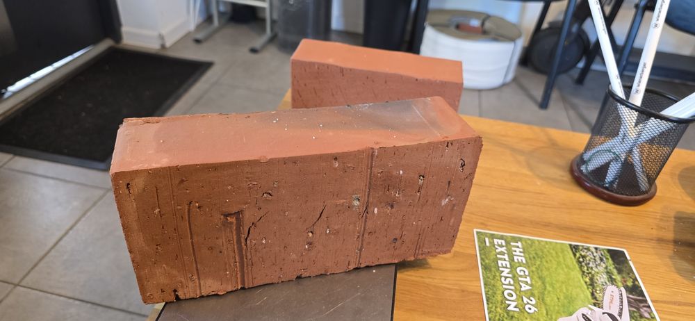 Cegła pełna budowlana. Klasa 25 Super cena 2.50