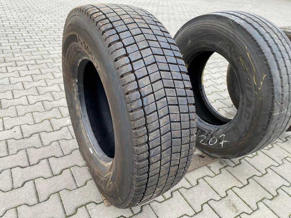 Opona ciężarowa używana napęd 305/70R19.5 CONTINENTAL HYBRID HD3, 17mm