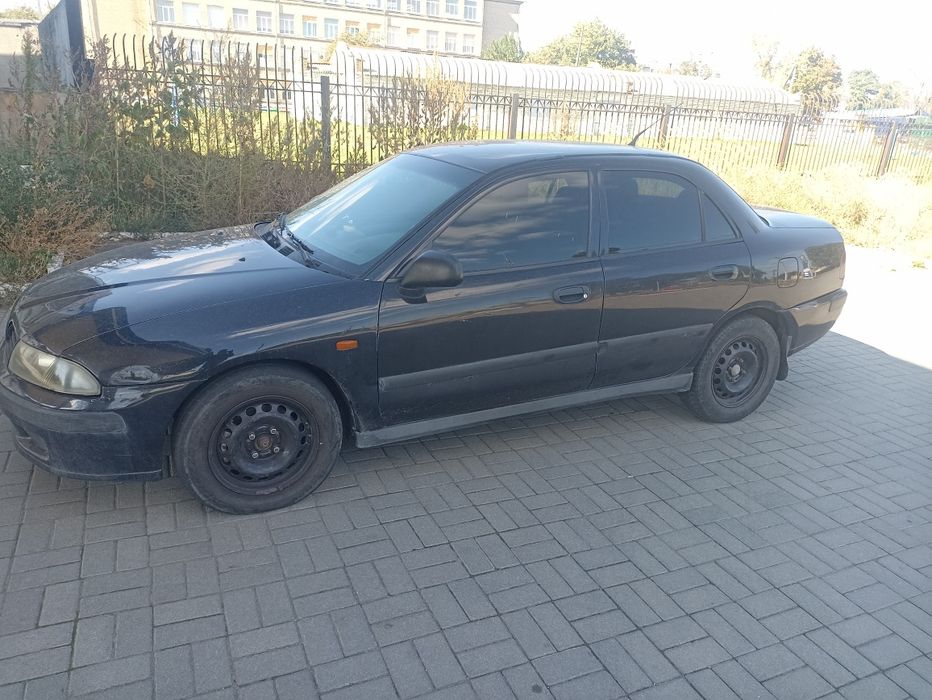 Продам Мітсубісі Каризма 1,6  рестайлінг 2002 року з переоформленням