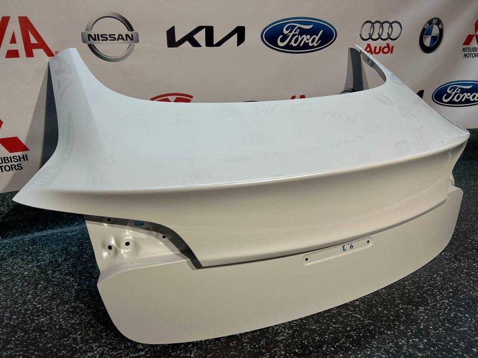 Кришка багажника Ляда Tesla Model 3 рестайлінг 2020-2023 1601460-ЕС