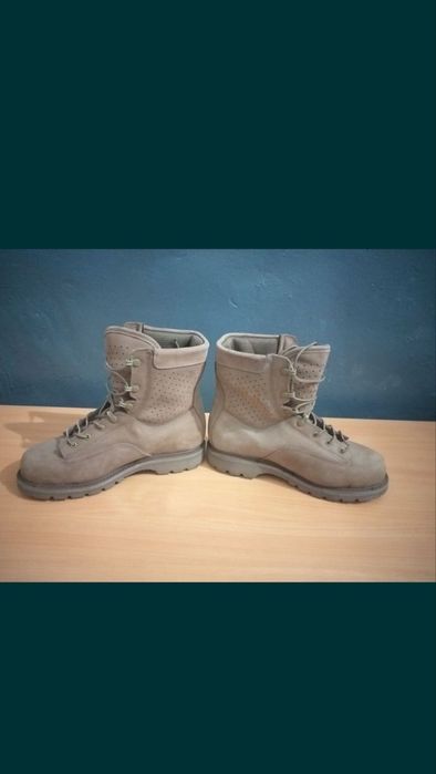 Черевики, Кросівки трекінгові,тактичні