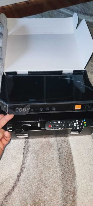 Livebox 3.0 + dekoder tv UHD 88