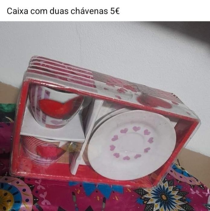 Várias chávenas para decorar