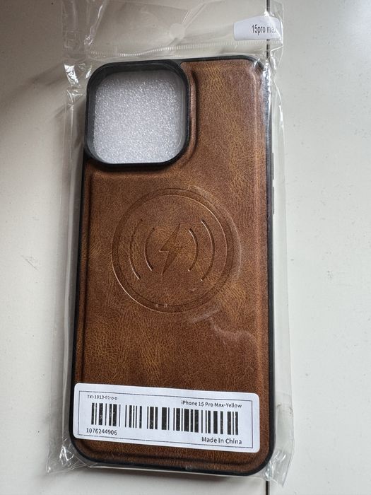 Capa iPhone 15 Pro Max + Vidro protector