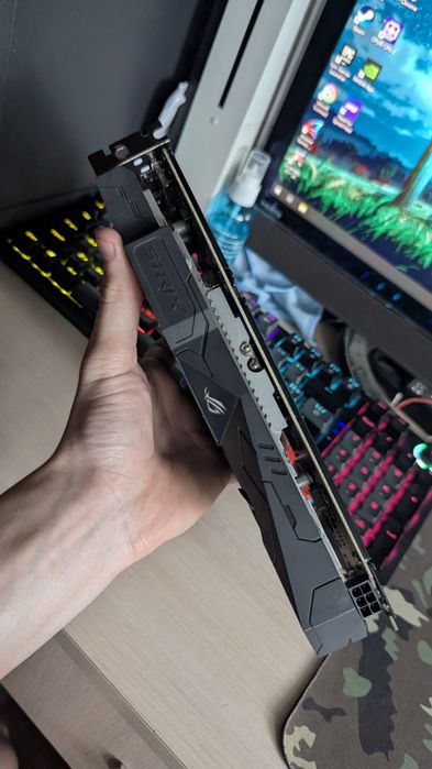 Nvidia GTX 1050 (2GB) Asus Rog Strix