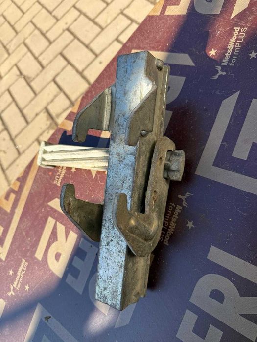 Zamki DRS do szalunków PERI DOMINO