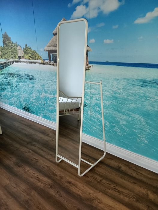 Lustro stojące metalowe z wieszakiem