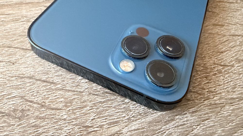 Iphone 12 pro niebieski