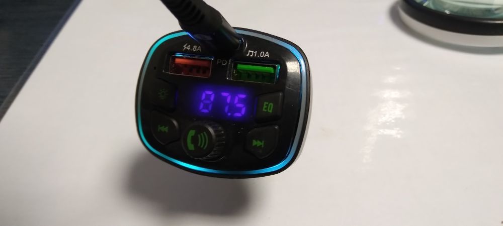 Transmiter Bluetooth FM Ładowarka Samochodowa 3xUSB Q7

2xUSB USB C MP