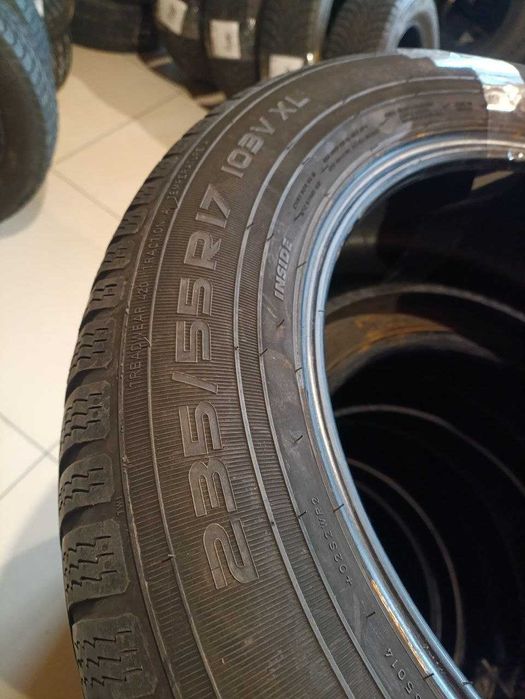 Комплект шин б/у 235/55R17 103V XL Nokian WR A3