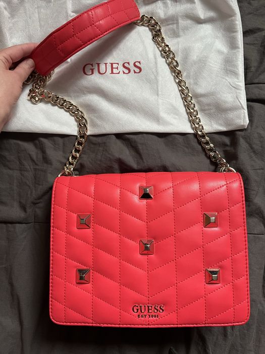 Сумка Guess на ланцюжку