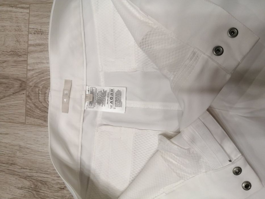 Жіночі шорти Adidas розмір S