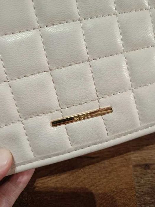 Beżowa mała torebka Bershka