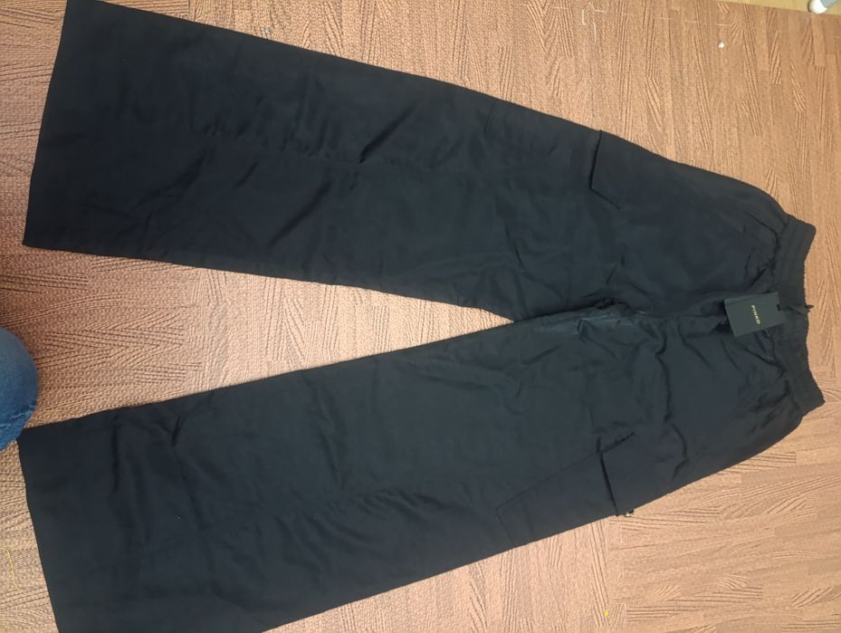 Calças cargo Pinko pretas tamanho XS veste grande Vai até um M
