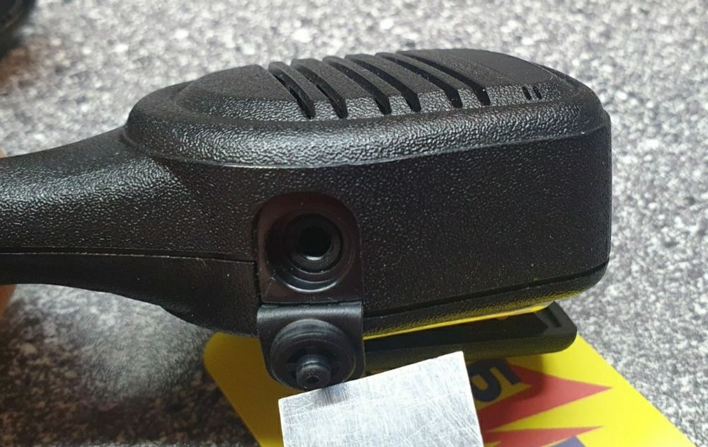 Hytera EHN26 Гарнитура с PTT для раций HP6, HP7 Наушник Тангента