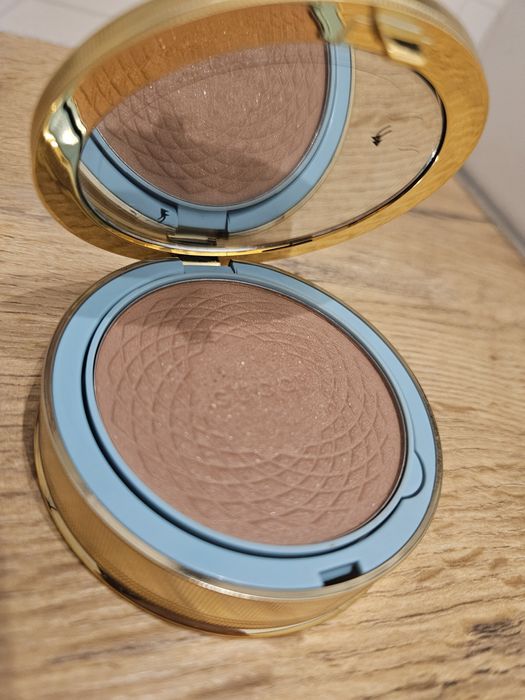 GUCCI  bronzing powder 02 Bronzer