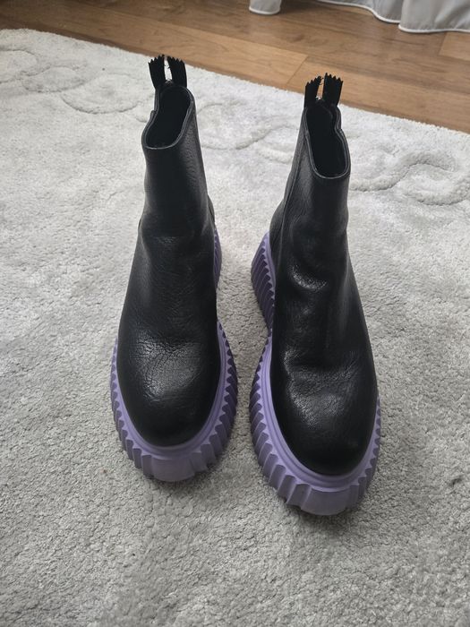 Продаю женские челси AGL