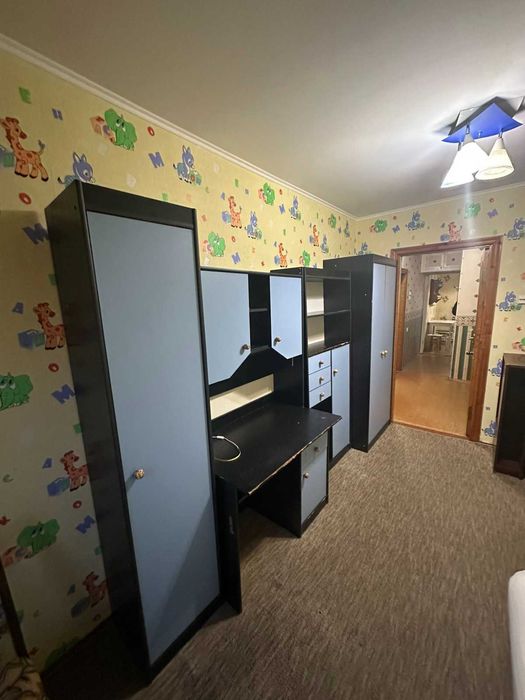 Продаж трикімнатної квартири з автономкою