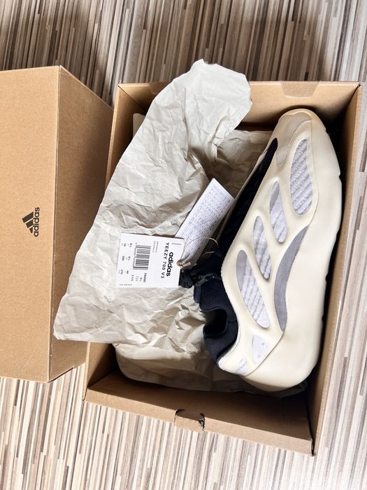 YEEZY 700 Azael FLUO nowe ORYGINALNE z Confirmed 44