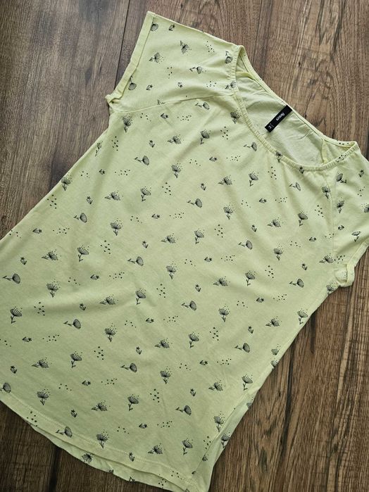 Tshirt żółty w kwiatki M