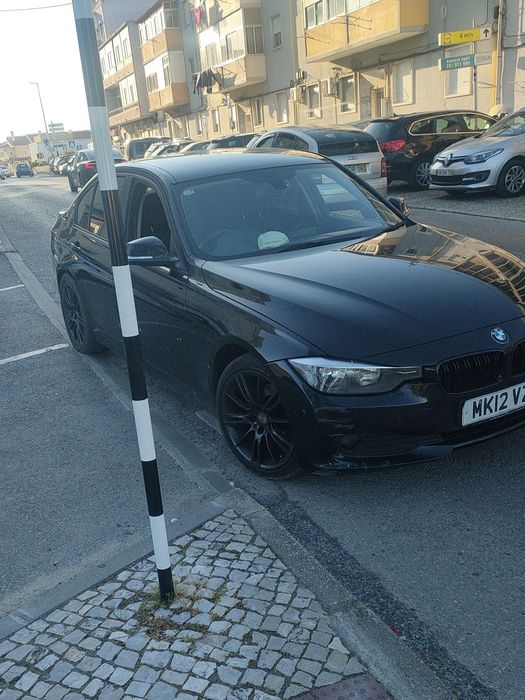 BMW 320D 2012 matrícula inglêsa