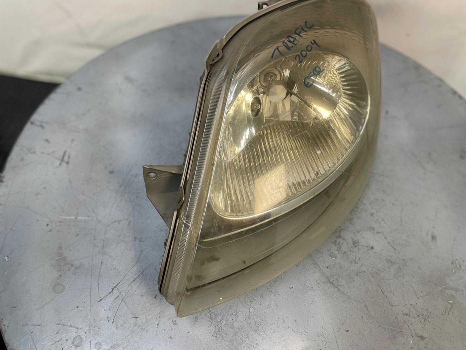 Farol dianteiro esquerdo Renault Trafic ( 2004)