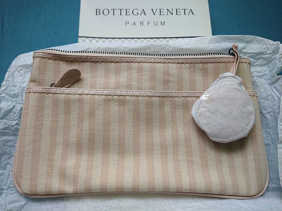 Bottega Veneta Parfum kosmetyczka z lusterkiem