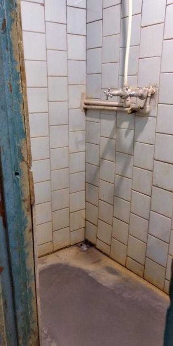 Продаю гостинку м.Малишева 1 хвилина