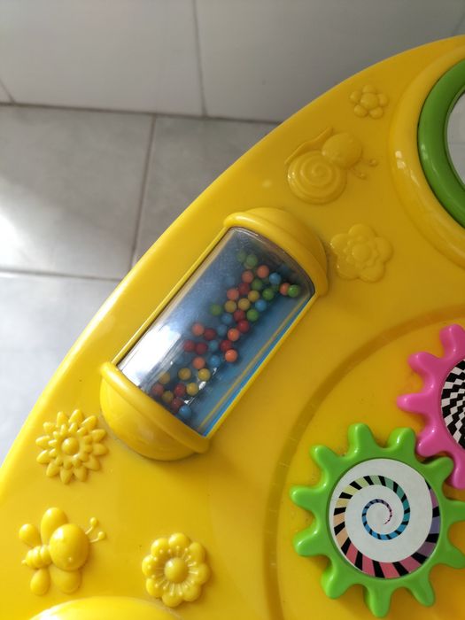 Mesa de actividade para bebé/criança