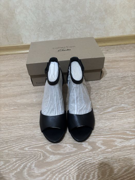 Босоніжки Clarks 37,5р.