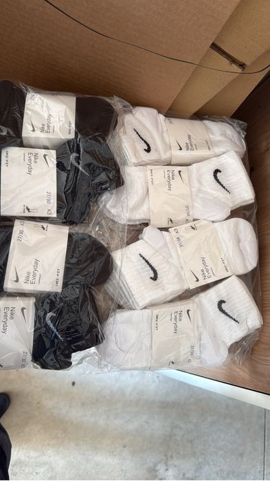 Meias peks de 12 pares branco e preto