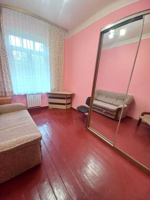 Здам кімнату в гуртожитку для хлопця!метро Нивки,Святошино пішки!