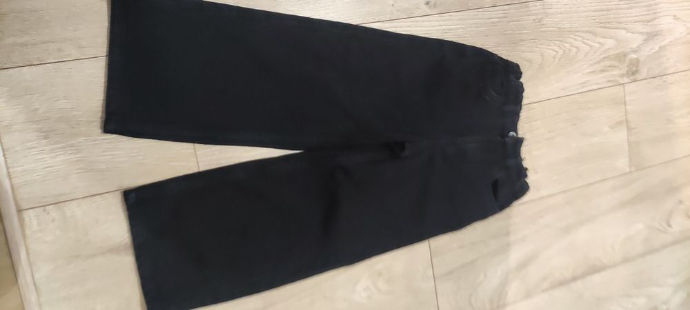 Jeansy szerokie pepperts 134 prawie nowe 
Stan idealny używane kilka r