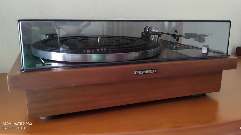 Gira Discos PIONEER PL-A25