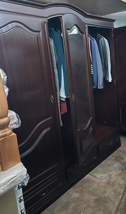 Roupeiro antigo como novo