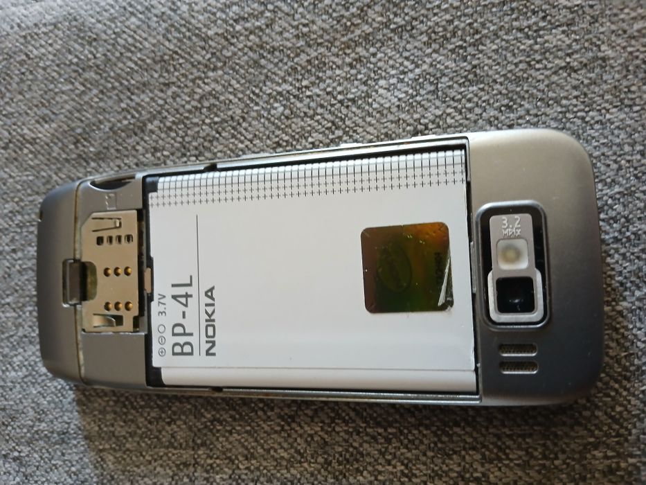 Sprzem telefon Nokia E52