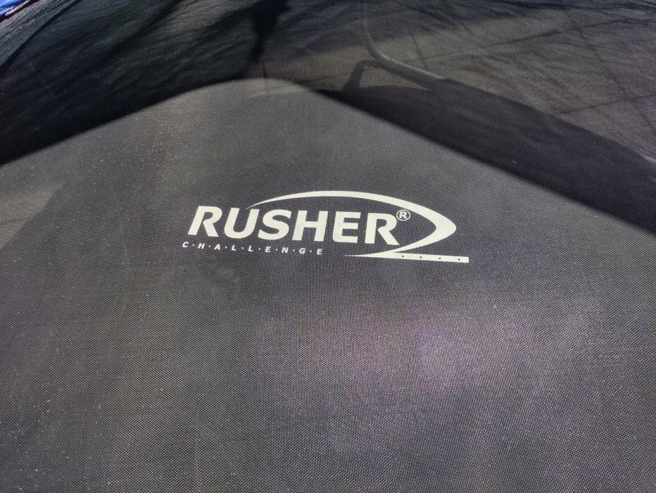 Trampolim de Criança