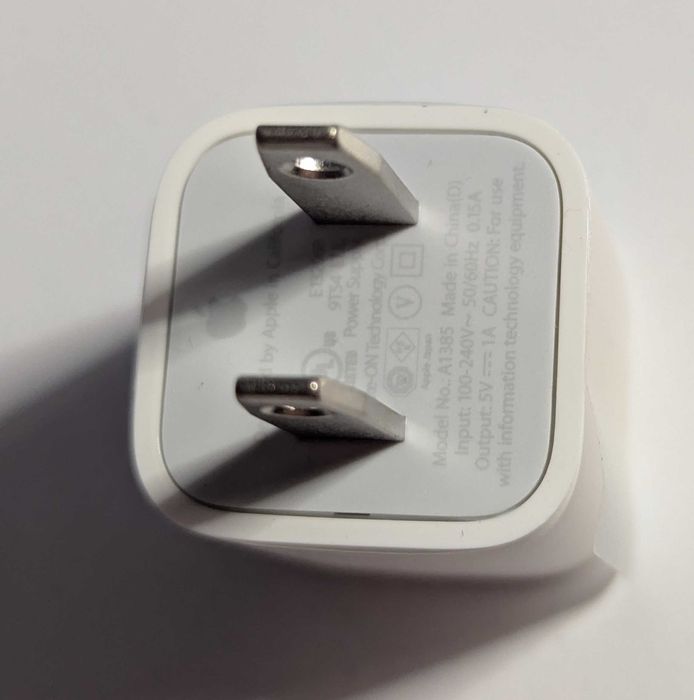 Apple 5 w вт з комлпекту новий Кубік зарядка usb A для айпада / айфона