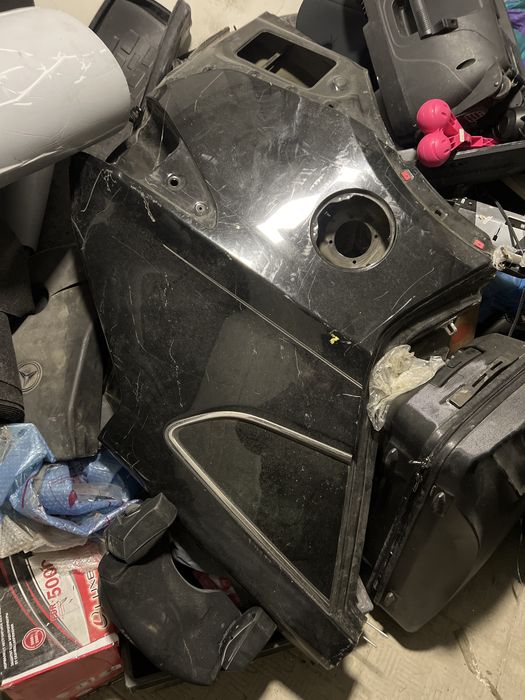 Санта фе  хундай 2016 четверть левая зад  срочно не дорого