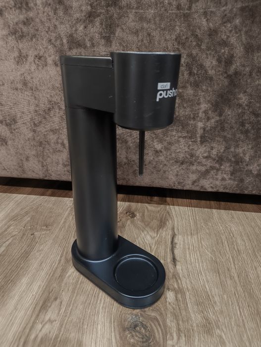 Saturator  sodastream  na niebieskie butle .